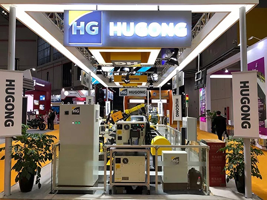 进博会首日918博天堂(中国游)最新官方网站意大利CEA展位展品机器人焊接系统